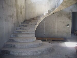 Бетонная винтовая лестница опалубка